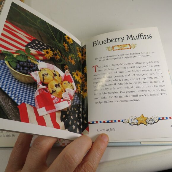 Mary Engelbreit SEASONS full (4)bk collection hardbacks with jackets Like New - Picture 15 of 16